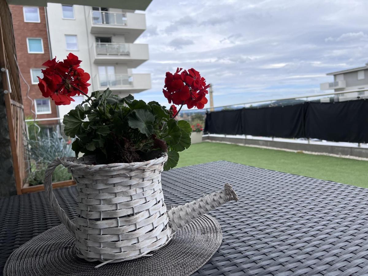 Apartament Z Tarasem Na Osiedlu Rakownica Jelenia Góra Exterior foto